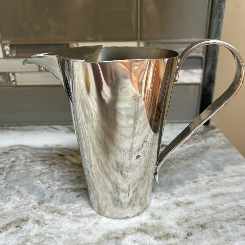 VINTAGE LUNT HAND MADE PEWTER PITCHER 6 in MADE IN USA ART deco